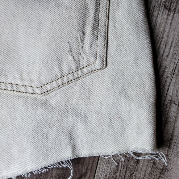 NWT Wild Fable Women's Super-High Rise Cut-Off Jean Shorts Off-White Size 2/26 - Picture 13 of 16